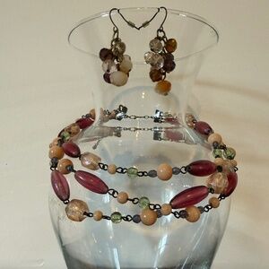 Shades of pink choker necklace, earrings included